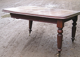 table with three legs